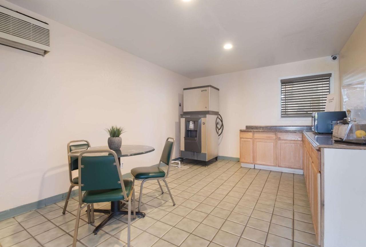Econo Lodge Yakima Esterno foto